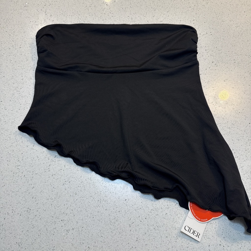 Cider black asymmetrical strapless tube top